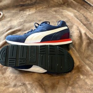 PUMA  *Red White and Blue* size 9 LIE NEW
